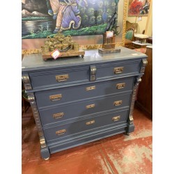 Comoda antigua restaurada y pintada en gris