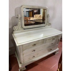 Comoda art deco pintada en blanco roto