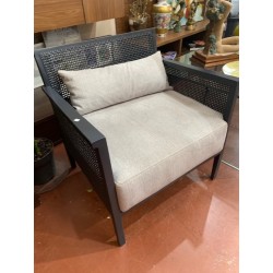 Butaca gris moderna asiento rejilla tap crudo