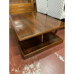 Mesa centro italiana madera nogal con cajones