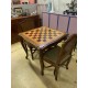 Mesa ajedrez pata torneada + 2 sillas rejilla