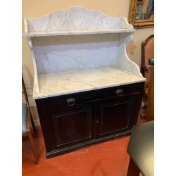 Mueble antiguo con marmol parte superior