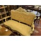 Sofa  + 2 butacas antiguas color hueso
