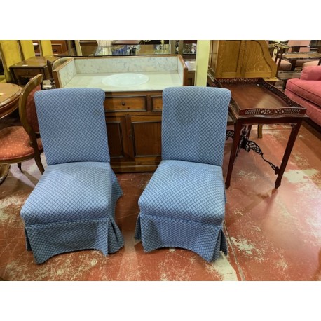 Silla descalzadora con faldon color azul