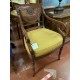 Silla clasica con brazos y rejilla tap amarillo
