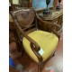 Silla clasica con brazos y rejilla tap amarillo