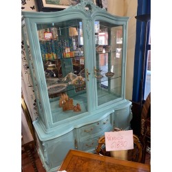 Vitrina años 30 restaurada y decorada