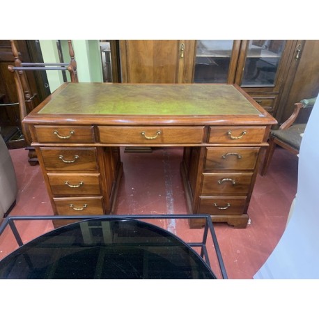 Mesa escritorio nogal de la firma Almazan 9/c
