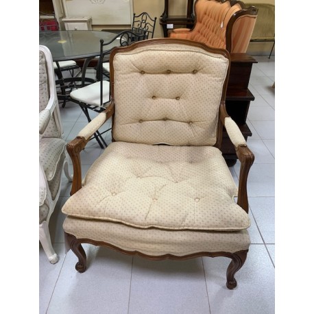 Butaca clasica madera vista tap beige