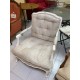 Butaca clasica madera color blanco roto tap crudo