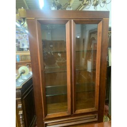 Vitrina cerezo 2/p 1/c con baldas cristal