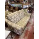 Sofa 3/p pata torneada tap chenilla beige con hojas