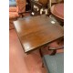 Mesa auxiliar cuadrada madera de caoba pata central