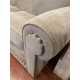Sofa diseño est clasico con detalles tachuelas en color gris