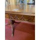 Mesa comedor en madera de nogal con 2 pies