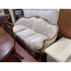 Sofa estilo luis XVI en nogal claro tap beige