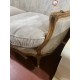 Sofa estilo luis XVI en nogal claro tap beige