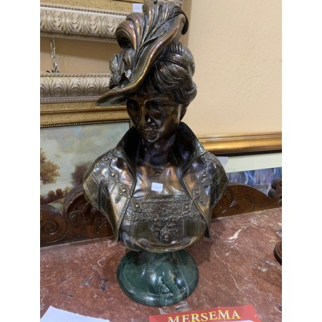 Busto femenino modernista forrado laton